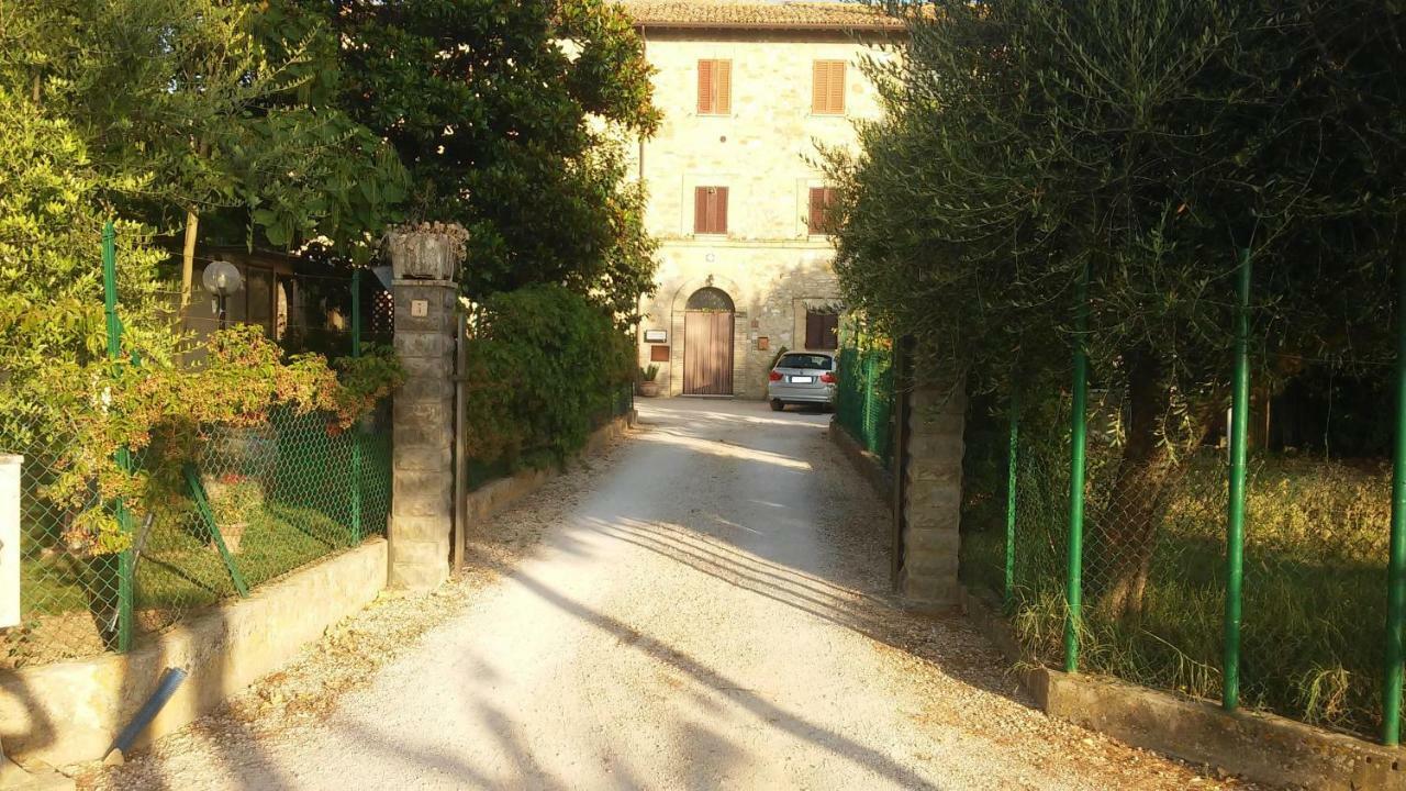 Camere Rosignoli أسيسي المظهر الخارجي الصورة